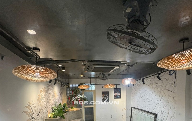 Cho thuê mặt bằng 8m mặt tiền Nguyễn Thị Minh Khai giá chỉ 65tr/tháng